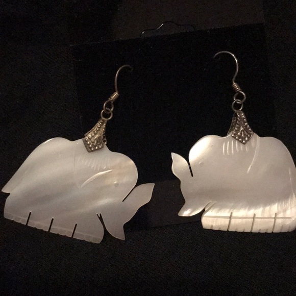 None Jewelry - ⛵5/$15 White elephant earrings